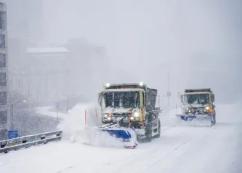 Al menos 15 muertos y casi 800.000 hogares sin electricidad en Estados Unidos por la tormenta invernal