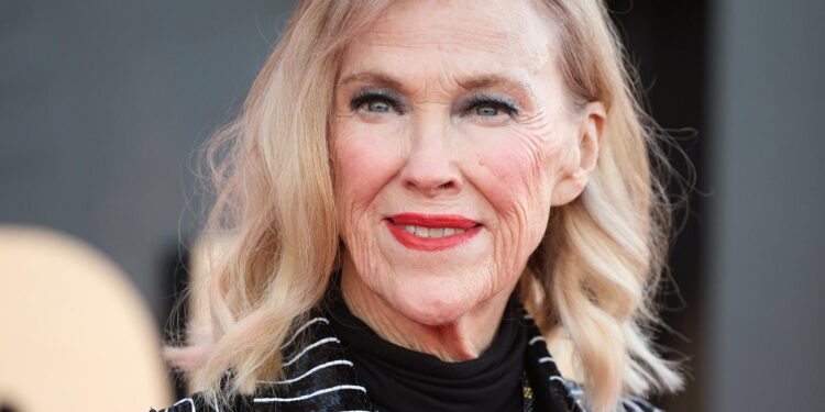 La trágica madrugada de Catherine O’Hara: no podía respirar y emergen nuevos detalles de su muerte