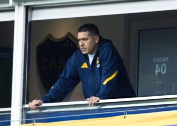 La medida que tomó Boca Juniors con su plantel tras la salida de Luis Advíncula