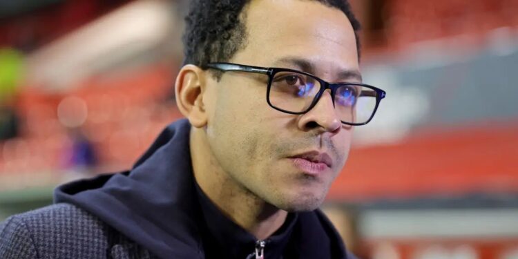 Liam Rosenior, nuevo entrenador del Chelsea hasta 2032