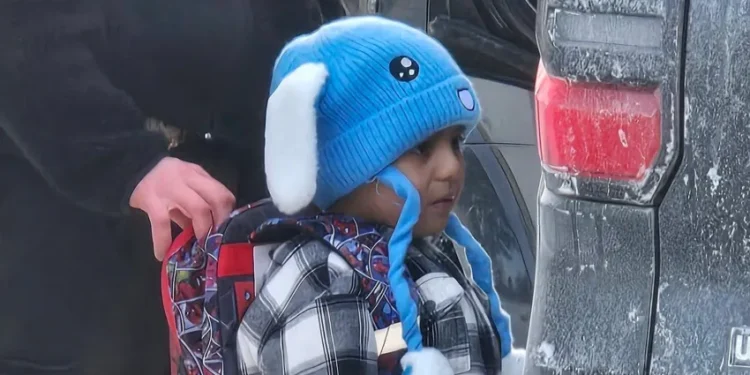 ICE detiene a niño de 5 años y otros 3 estudiantes en Minnesota, según distrito escolar