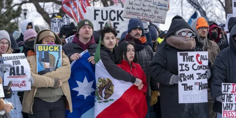 Minéapolis declara una «huelga general» en protesta contra de las redadas a inmigrantes