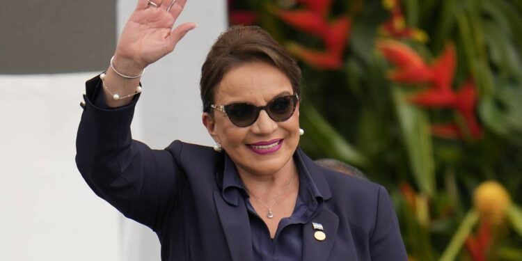 “Misión Cumplida”, la frase con la que Xiomara Castro se despide de la presidencia de Honduras