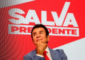 Nasralla anuncia que nuevamente buscará la Presidencia de la República