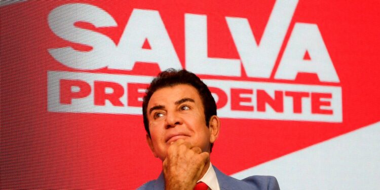 Nasralla anuncia que nuevamente buscará la Presidencia de la República