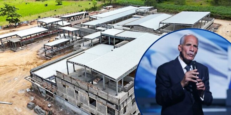 Nasry Asfura confirma que continuará construcción de los ocho hospitales