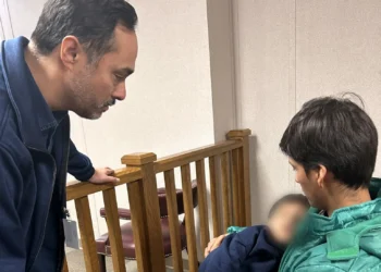 Un juez de EE.UU. ordena que el niño de 5 años y su padre sean liberados del centro de inmigración