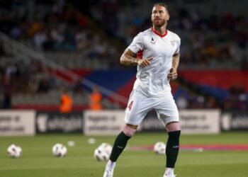 Sergio Ramos reitera su interés en comprar el Sevilla en una reunión con sus accionistas