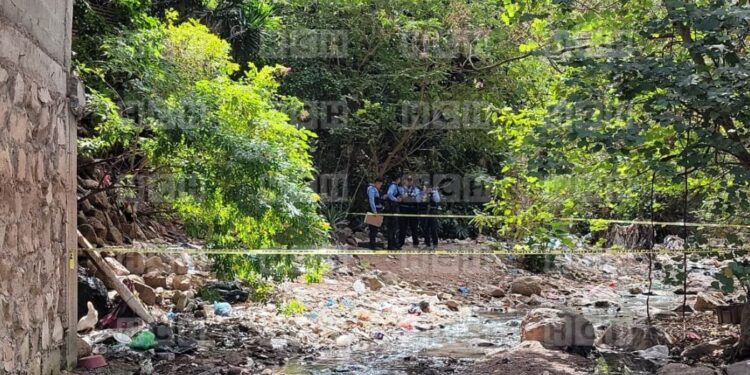 Sin vida hallan a joven en quebrada de la colonia Villa Nueva