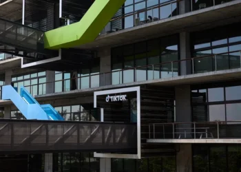 TikTok vende la mayoría de sus operaciones en EE.UU. y pone fin a la disputa legal