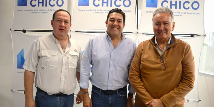 Juan Diego se reúne con la CHICO para abordar estado actual de las obras y como impulsar la construcción en la capital en los primeros 6 meses