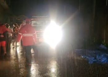Un hombre pierde la vida tras hacer contacto con un cable en una calle de Monte Placentero, Islas de la Bahía