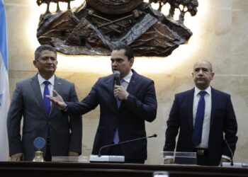 Tomás Zambrano, Godofredo Fajardo y Carlos Ledezma, ellos integran la Junta Directiva Provisional del Congreso Nacional