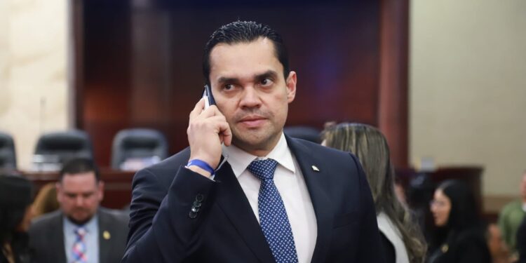 Mario Pérez presenta nómina con Tomás Zambrano como presidente de Junta Directiva En Propiedad del Congreso Nacional