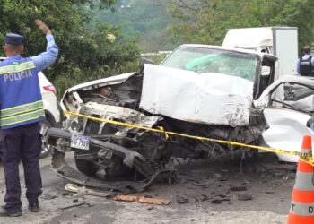 ¡Violento inicio de año! Un muerto y una herida dejó un aparatoso accidente vial en Cofradía, Cortés