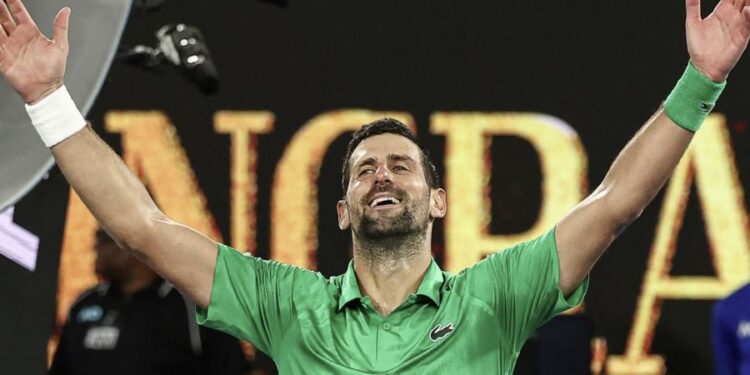 Novak Djokovic derrotó a Jannik Sinner en un vibrante partido y se clasificó a la final del Abierto de Australia
