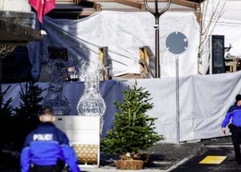 Testigos presenciales del incendio en Suiza relatan cómo escaparon “del infierno”