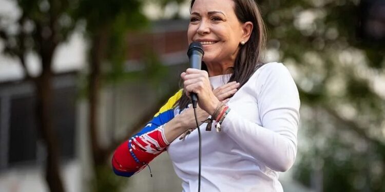 María Corina Machado agradeció a Donald Trump por la captura de Nicolás Maduro y aseguró que planea regresar a Venezuela “lo antes posible”