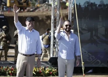 Chaves y Bukele ponen la primera piedra de la megacárcel de Costa Rica para los reos más violentos