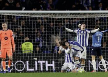 Un Barcelona sin puntería cayó 1-2 contra Real Sociedad y le cede terreno al Real Madrid