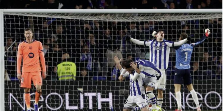 Un Barcelona sin puntería cayó 1-2 contra Real Sociedad y le cede terreno al Real Madrid