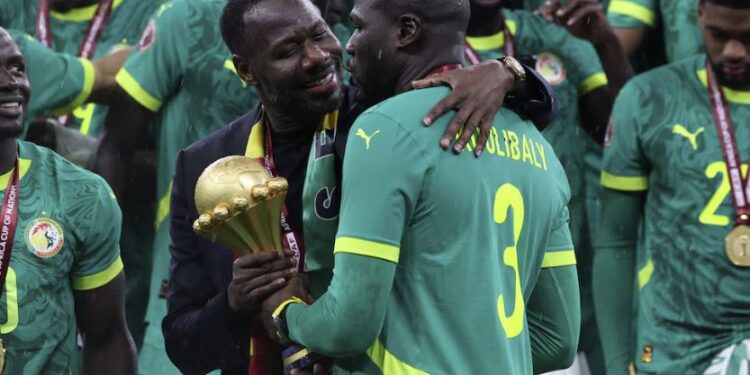 La fuerte sanción al técnico de Senegal por el escándalo en la final de la Copa Africana: su filosa respuesta