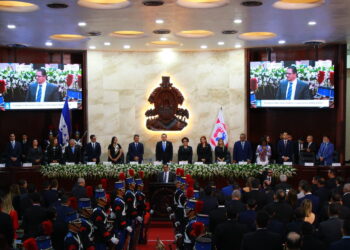 ¡Con un hemiciclo lleno! El Congreso Nacional instala formalmente su Primera Legislatura