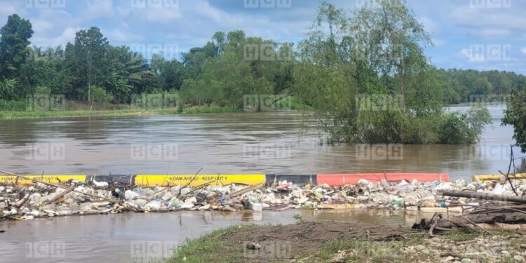 ¡Dantesco! Encuentran el cuerpo sin vida de un hombre flotando en el río Chamelecón en Puerto Cortés