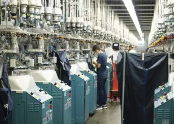 ¡Más desempleo! Sindicato denuncia “barrida” de 1,000 operarios en una maquila en Cortés