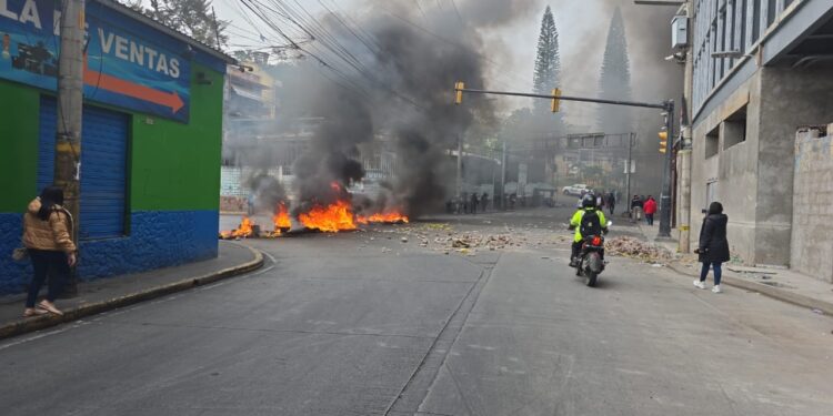 ¡Protestas! Colectivos de Aldana vuelven a la carga exigiendo voto por voto