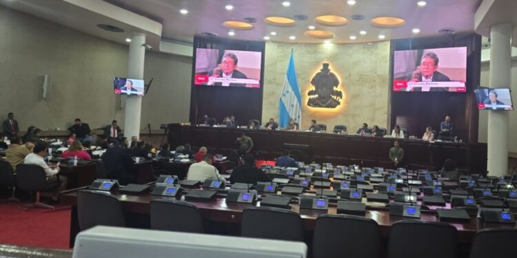 ¡Quieren reconteo! Congreso de Luis Redondo aprueba decreto para que el CNE cuente actas sobrantes del Escrutinio Especial