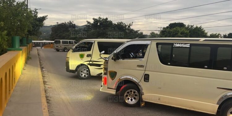 ¡Amedrentados y paralizados! Transportistas protestan en SPS por amenaza extorsiva