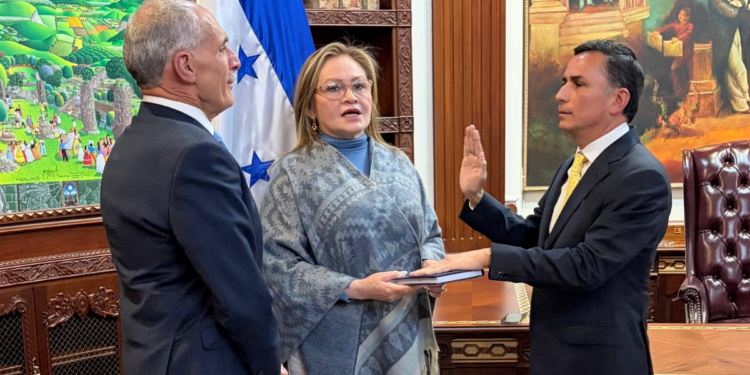 Enrique Rodríguez Burchard es nombrado como el nuevo ministro de Defensa de la administración Asfura