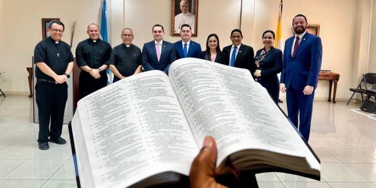 Arranca diálogo y socialización del “Plan Nacional de Lectura de la Biblia” en escuelas de Honduras
