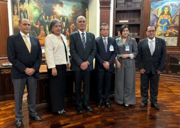 Asfura y empresarios sellan alianza por empleo, eficiencia estatal y apertura comercial