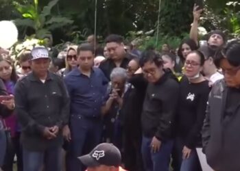Entre lagrimas y exigencias de justicia, amigos y familiares dan el último adiós al abogado René Altamirano