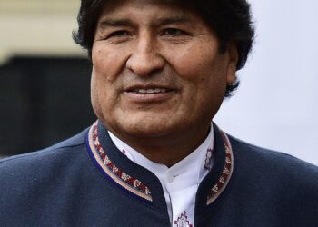 La policía de Bolivia dice que detendrá a Evo Morales “en el momento oportuno” por el caso de trata