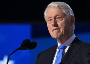 Bill Clinton declara ante la Cámara que no estaba al tanto de los crímenes de Epstein