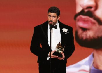 Bad Bunny hace historia: 7 momentos clave de su triunfo en los Grammy y su camino al Super Bowl