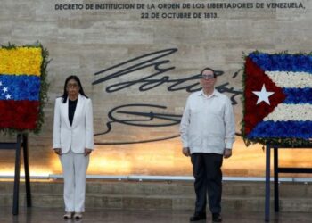 Las fuerzas de seguridad cubanas abandonan Venezuela mientras aumenta la presión de EE.UU