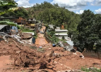 Suben a 66 los muertos por las lluvias en el sureste de Brasil; tres personas continúan desaparecidas