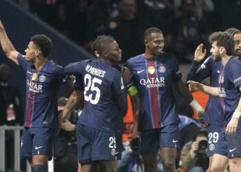 PSG sigue con vida y elimina al Mónaco en los playoffs de la Champions League