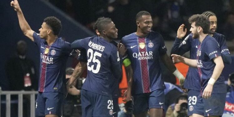 PSG sigue con vida y elimina al Mónaco en los playoffs de la Champions League