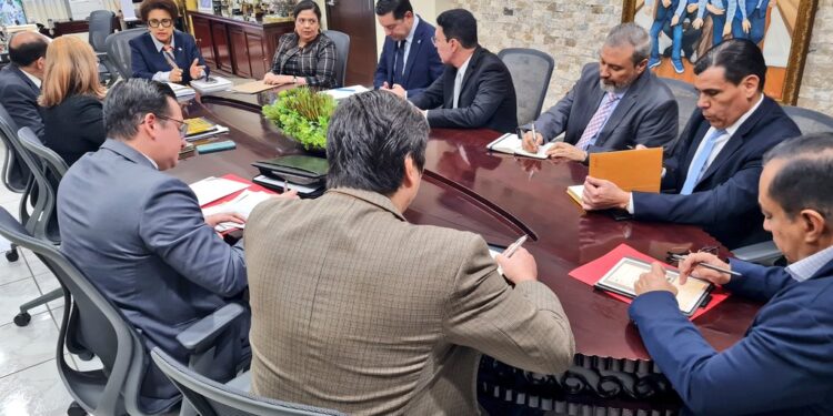Presidenta CSJ, PGR, Sefin y BCH abordan demandas y embargos contra el Estado