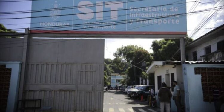 Autoridades descubren “Plazas fantasma” en la Secretaría de Infraestructura y Transporte