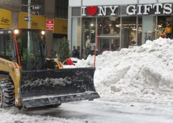 Unos 56 millones de personas están en alerta en el noreste de EE.UU. por una tormenta invernal