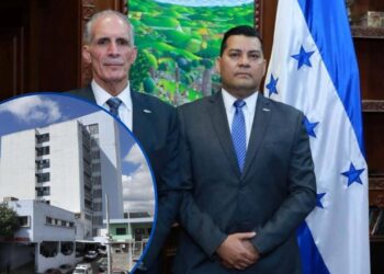 Víctor Martínez asume como director del IHSS