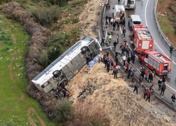 Al menos ocho muertos y 26 heridos en un accidente de autobús en Turquía