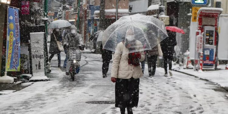 Histórica tormenta de nieve en Japón: al menos 35 muertos y casi 400 heridos en el norte y oeste del país