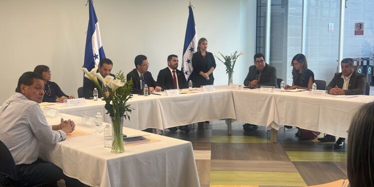 Instalan mesa tripartita para la negociación del salario mínimo 2026